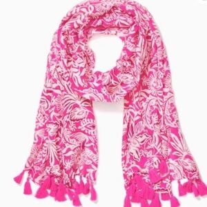 Brand New Lilly Pulitzer Resort Scarf in Passion Fruit Pink Absolutely Flamazing